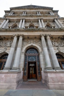 Glasgow City Chambers binası. 1888 'de tamamlanan ve George Meydanı' na bakan Glasgow Şehir Meclisi şehrin en prestijli binalarından biridir..