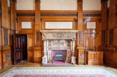 Glasgow, İngiltere - 12 Haziran 2024: Glasgow City Chambers binası. 1888 'de tamamlanan ve George Meydanı' na bakan Glasgow Şehir Meclisi şehrin en prestijli binalarından biridir..