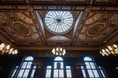 Glasgow, İngiltere - 12 Haziran 2024: Glasgow City Chambers binası. 1888 'de tamamlanan ve George Meydanı' na bakan Glasgow Şehir Meclisi şehrin en prestijli binalarından biridir..