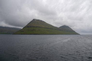 Faroe Adaları 'ndaki Klaksvik şehrinden Kunoy' un hava görüntüsü