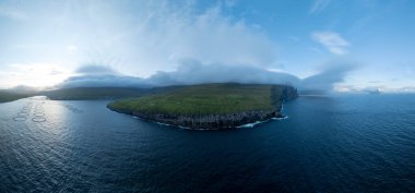 Danimarka 'nın Faroe Adaları' ndaki Sandavagur köyü..