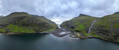Ada, Streymoy üzerinde Faroe Adaları, Danimarka yer alan Saksun Köyü.