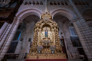 Evora, Portekiz - 26 Ağustos 2024: Evora Katedrali, Portekiz.