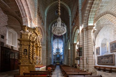 Evora, Portekiz - 26 Ağustos 2024: Evora Katedrali, Portekiz.