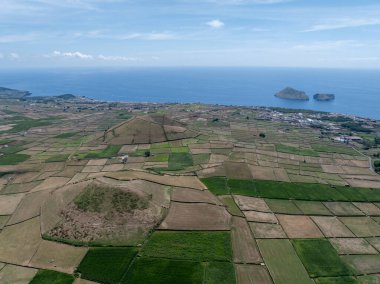 Pico Dona Joana. Terceira Adası, Azores. Pico Dona Joana, Cinco Picos kraterinin içinde bulunan volkanik bir koni..