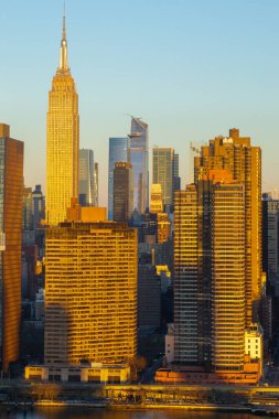 New York 'taki Hunter' s Point 'ten şafak vakti Manhattan Skyline manzarası.