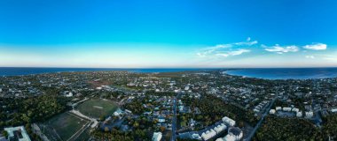 Karayipler 'in Büyük Cayman Adaları' ndaki West Bany 'nin havadan panoramik görüntüsü.