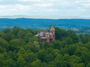 Olana Eyalet Tarihi Bölgesi. Hudson New York, ABD 'deki Frederic Edwin Kilisesi' nin evi.