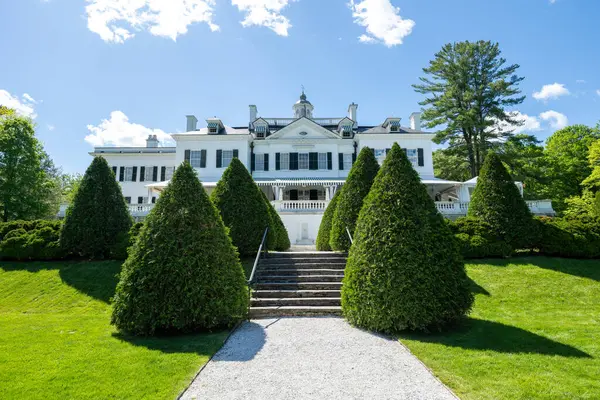 Lenox, Massachusetts - 26 Mayıs 2025 - Edith Wharton 'ın tarihi evi.