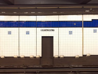 New York - 19 Haziran 2025: NYC Broadway Lafayette Metro İstasyonu New York Şehri Soho Trendy Bölgesi