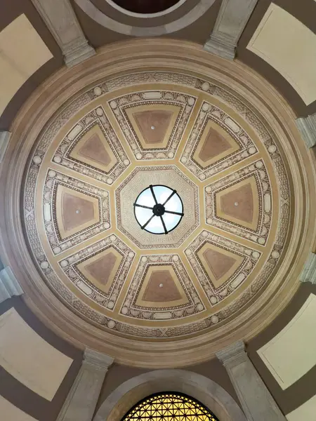 New York - 17 Haziran 2025: James A. Farley Binası, USPS, Postane 31. ve 32. caddeler arasında, 8..