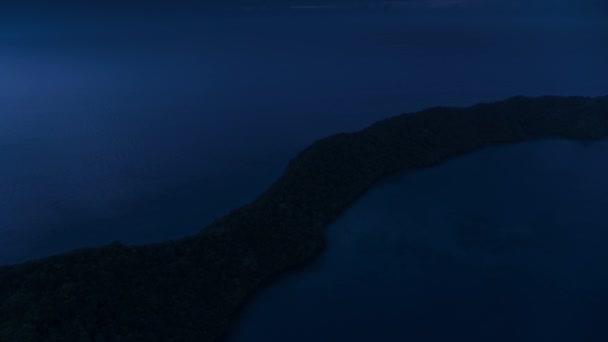Αεροφωτογραφία Του Ειρηνικού Ωκεανού Νύχτα Απομακρυσμένο Αρχιπέλαγος Του Παλάου — Αρχείο Βίντεο