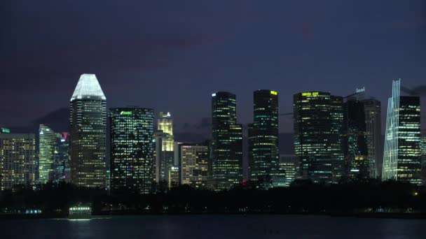 新加坡的夜空与星空和城市景观的时间 — 图库视频影像