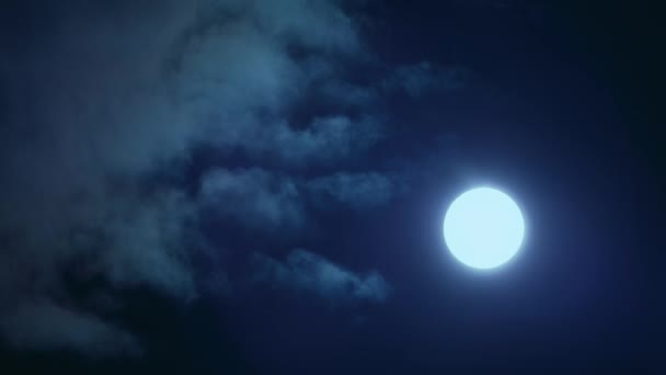 Χρονικό Κενό Του Νυχτερινού Ουρανού Πανσέληνο Στα Σύννεφα — Αρχείο Βίντεο