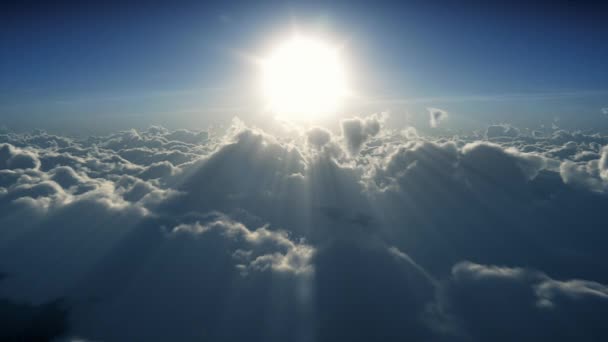 Κοντινό Πλάνο Των Νεφών Στον Γαλάζιο Ουρανό Φως Του Ήλιου — Αρχείο Βίντεο