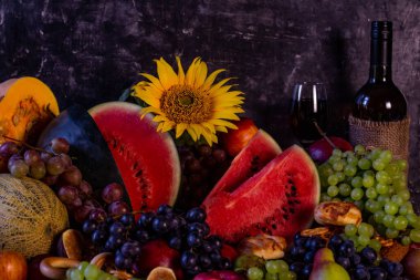 Karpuz ve meyve dolu bir hayat, sonbahar, hasat festivali ya da Şükran Günü. Yüksek kalite fotoğraf