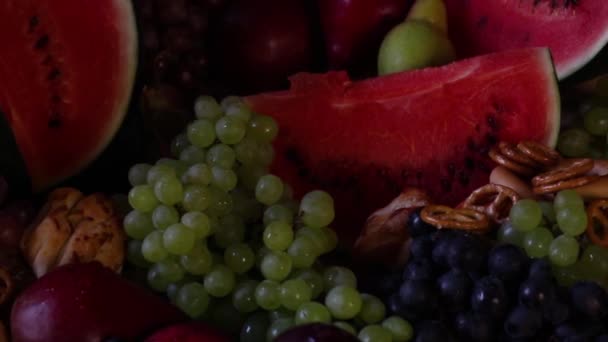 Stilleben Vattenmelon Och Frukt Komposition Till Skördefestivalen Eller Thanksgiving Högkvalitativ — Stockvideo