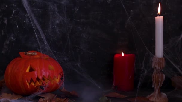 Dekorasi Halloween Dalam Asap Labu Dan Lilin Laba Laba Lentera — Stok Video