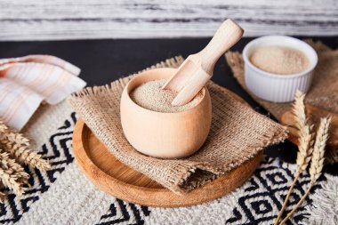 Amaranth porridge - natural superfood. Healthy breakfast, great alternative to oatmeal. Natural cotton and wood cutlery. Raw product for cooking.