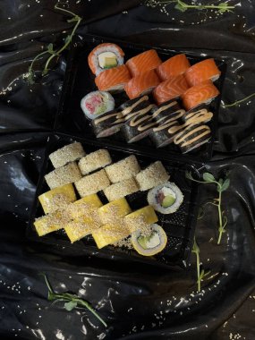Sushi, üst katı kapat. Geleneksel Japon Yemekleri