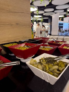 Soğuk aperatifleri olan çok özel bir otel büfesi..