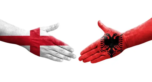 Handdruk Tussen Albanië Engeland Vlaggen Geschilderd Handen Geïsoleerd Transparant Beeld — Stockfoto