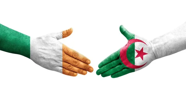Apretón Manos Entre Argelia Irlanda Banderas Pintadas Las Manos Imagen — Foto de Stock