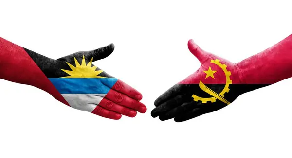 Рукопожатие Между Флагом Анголы Антигуа Барбуды Нарисованное Руках Изолированное Прозрачное — стоковое фото