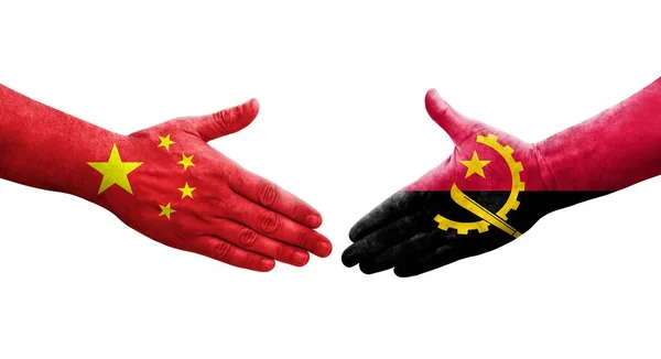 Рукопожатие Между Флагом Анголы Китая Нарисованное Руках Изолированное Прозрачное Изображение — стоковое фото
