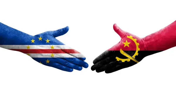 Handdruk Tussen Angola Kaapverdische Vlaggen Handen Geschilderd Geïsoleerd Transparant Beeld — Stockfoto