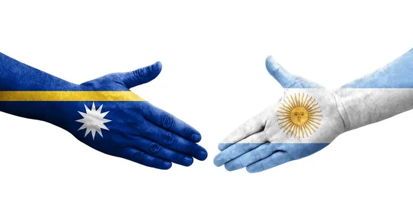 Χειραψία Μεταξύ Αργεντινής Και Ναούρου Σημαίες Ζωγραφισμένα Στα Χέρια Απομονωμένη — Φωτογραφία Αρχείου