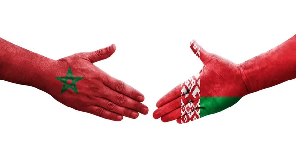 Apretón Manos Entre Belarús Marruecos Banderas Pintadas Las Manos Imagen — Foto de Stock