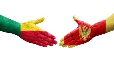 Benin ve Karadağ bayrakları arasında el sıkışma, izole şeffaf görüntü.