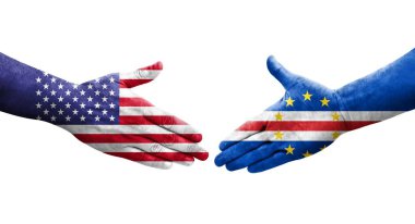 Cape Verde ve ABD bayrakları arasındaki tokalaşma elleri boyalı, izole şeffaf görüntü.