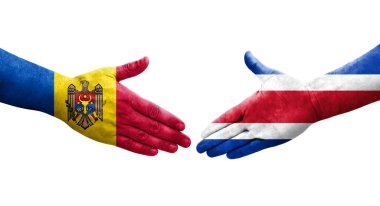 Ellerinde Kosta Rika ve Moldova bayrakları arasında el sıkışma, izole şeffaf görüntü.