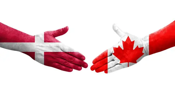 Uścisk Dłoni Między Kanadą Danią Flagi Malowane Rękach Odizolowany Przezroczysty — Zdjęcie stockowe