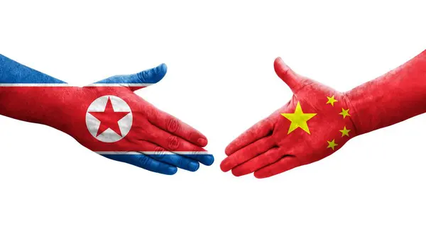 Aperto Mão Entre China Coreia Norte Bandeiras Pintadas Mãos Imagem — Fotografia de Stock