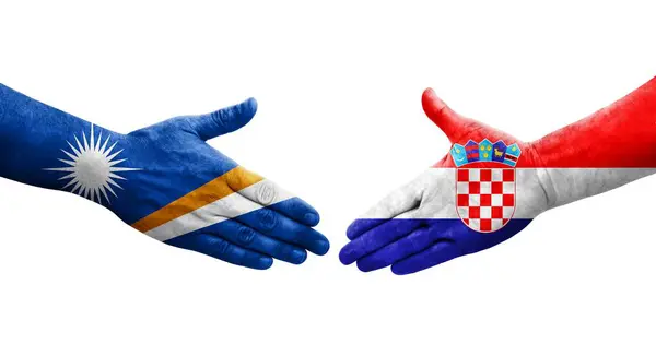 Handshake Entre Croácia Ilhas Marshall Bandeiras Pintadas Mãos Imagem Transparente — Fotografia de Stock