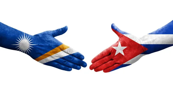 Händedruck Zwischen Flaggen Kubas Und Der Marshallinseln Isoliertes Transparentes Bild — Stockfoto