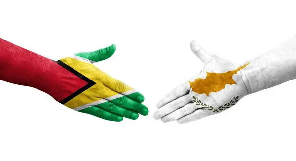 Aperto Mão Entre Chipre Guiana Bandeiras Pintadas Mãos Imagem Transparente — Fotografia de Stock