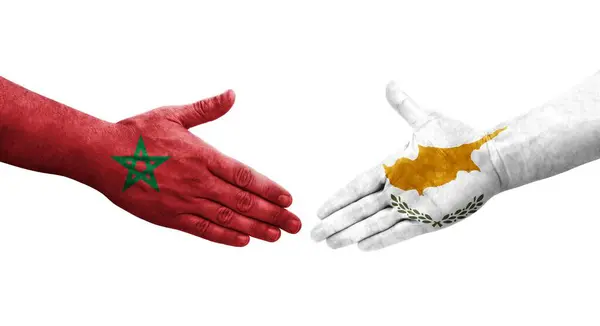 Χειραψία Μεταξύ Κύπρου Και Μαρόκου Σημαίες Ζωγραφισμένα Στα Χέρια Απομονωμένη — Φωτογραφία Αρχείου