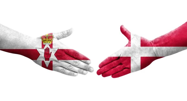 Kézfogás Dánia Észak Írország Között Kézre Festett Zászlók Elszigetelt Átlátszó — Stock Fotó
