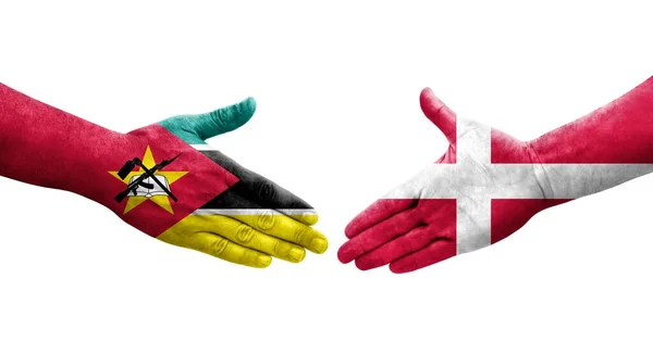 Apretón Manos Entre Dinamarca Mozambique Banderas Pintadas Las Manos Imagen —  Fotos de Stock