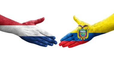 Ellere boyanmış Ekvador ve Hollanda bayrakları arasındaki el sıkışma, izole şeffaf görüntü.