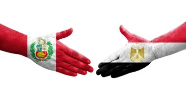 Mısır ve Peru bayrakları arasındaki el sıkışma ellere boyanmış, izole şeffaf görüntü.