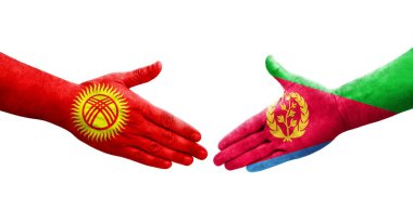 Eritre ve Kırgızistan bayrakları arasındaki el sıkışma ellerinde izole şeffaf görüntü.