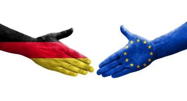 Avrupa Birliği ile Almanya arasındaki el sıkışma ellerinde bayraklar, izole edilmiş şeffaf görüntü.