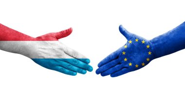 Avrupa Birliği ve Lüksemburg bayrakları arasındaki el sıkışma, izole şeffaf görüntü.