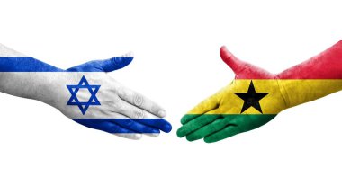 Gana ve İsrail bayrakları arasındaki el sıkışma ellerinde resmedilmiş şeffaf bir görüntü.
