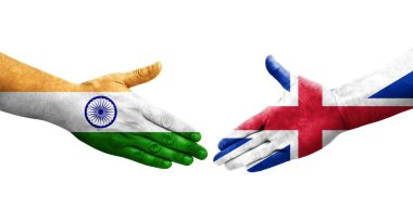 Büyük Britanya ve Hindistan bayrakları arasındaki el sıkışma, izole şeffaf görüntü.